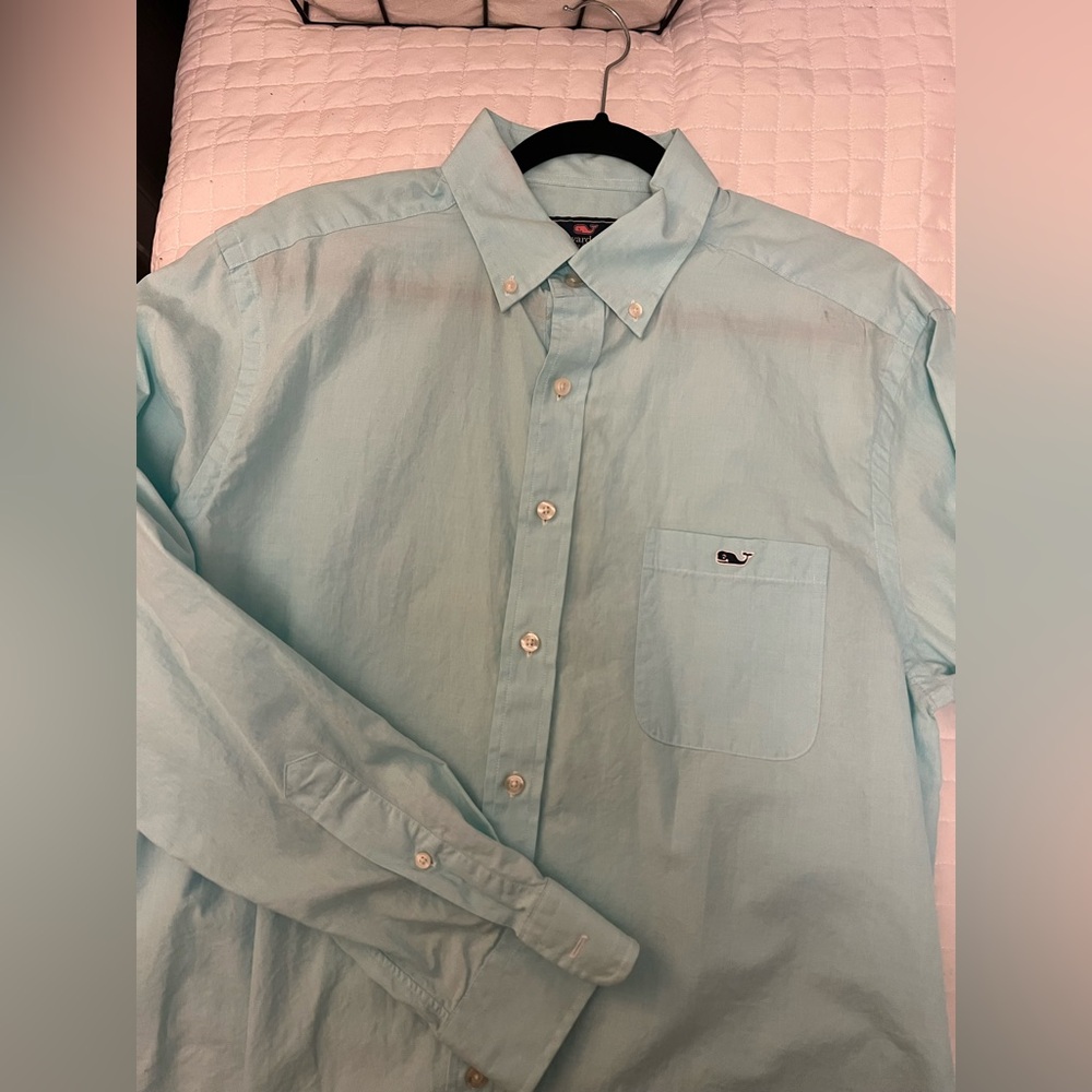 Vineyard Vines Size Large men’s light blue Button down